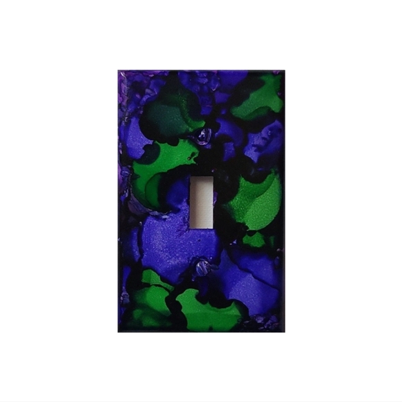 Hand Crafted Purple and Green Abstract Design Single Toggle Light Switch Plate - Picture 2 of 2